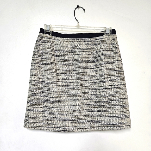 Ann Taylor Mini Skirt Women's Size 2P - Picture 9 of 12